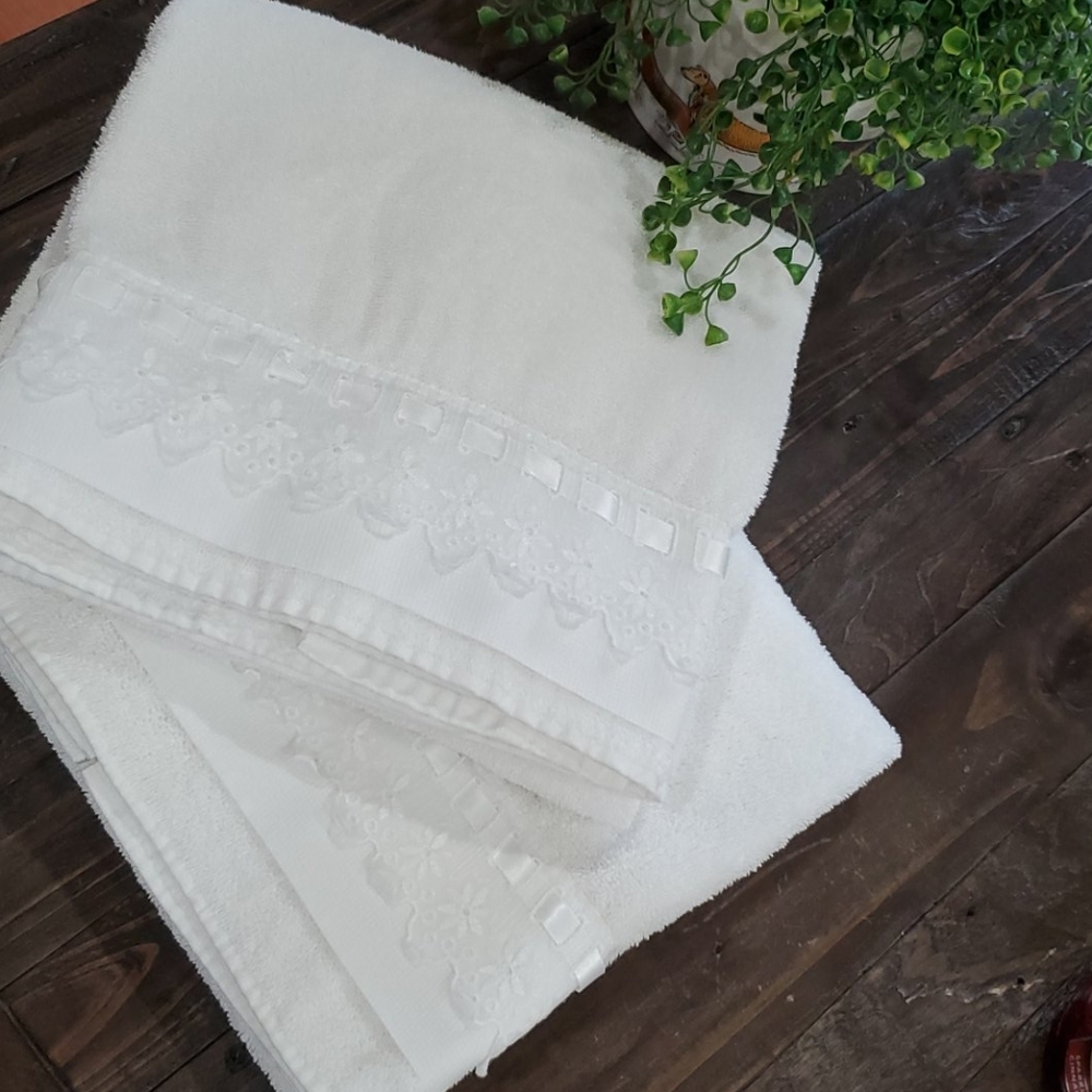 2- White with lace, bath towel's.